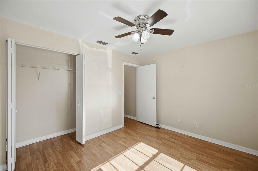 For Sale: $149,900 (2 beds, 2 baths, 1040 Square Feet)