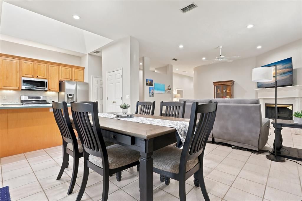 For Sale: $445,000 (3 beds, 2 baths, 1848 Square Feet)