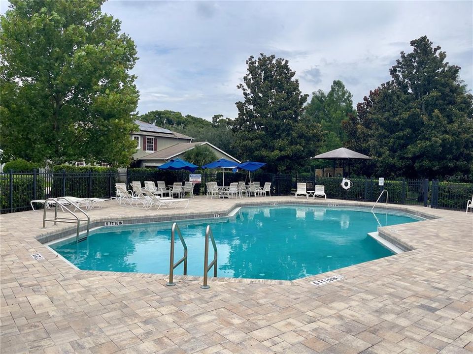 For Rent: $2,450 (3 beds, 2 baths, 1947 Square Feet)