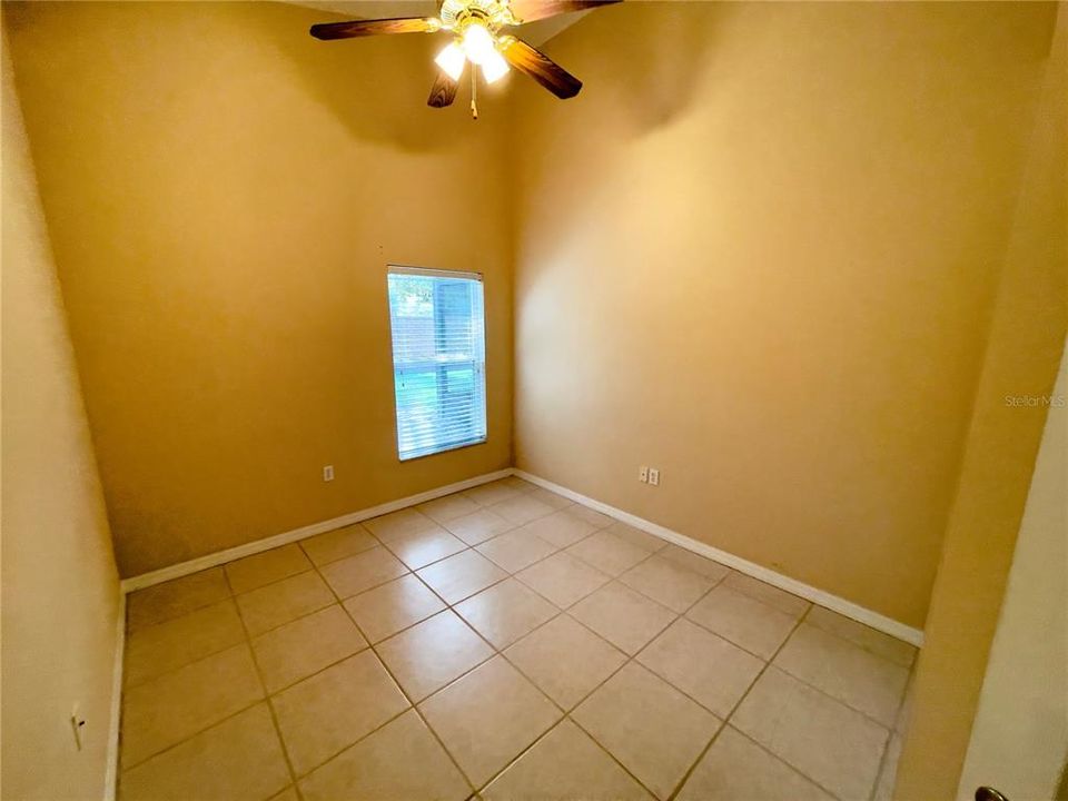 For Rent: $2,450 (3 beds, 2 baths, 1947 Square Feet)