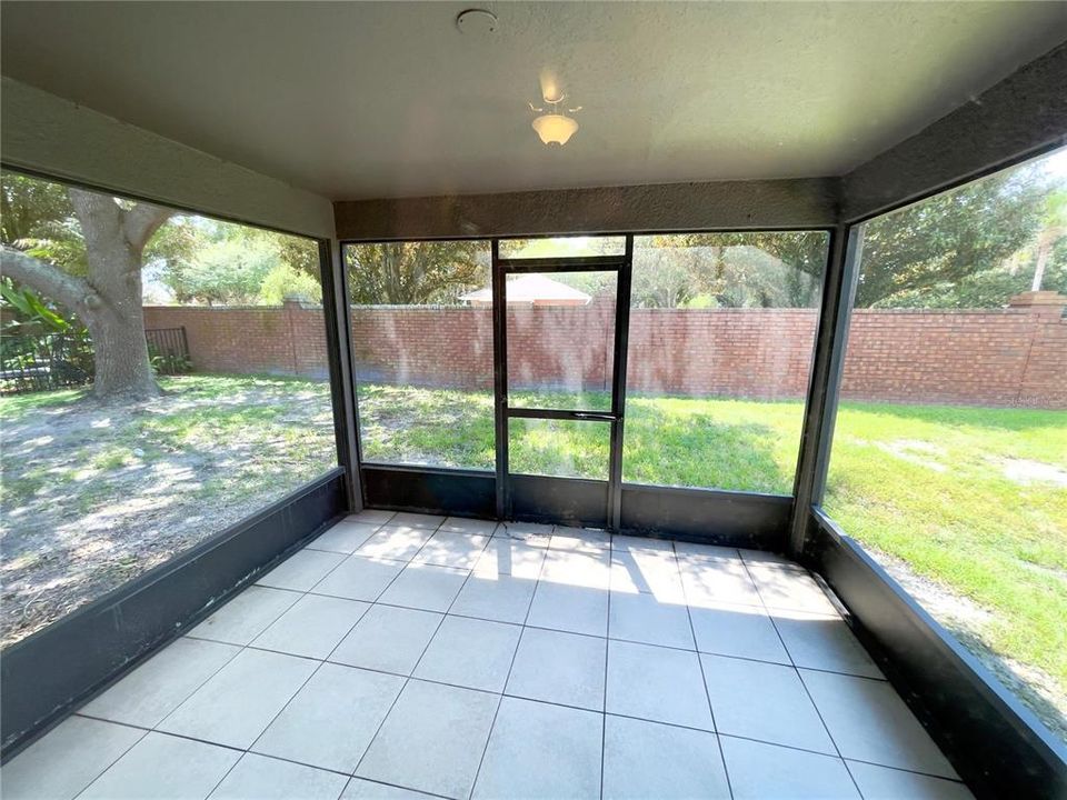 For Rent: $2,450 (3 beds, 2 baths, 1947 Square Feet)