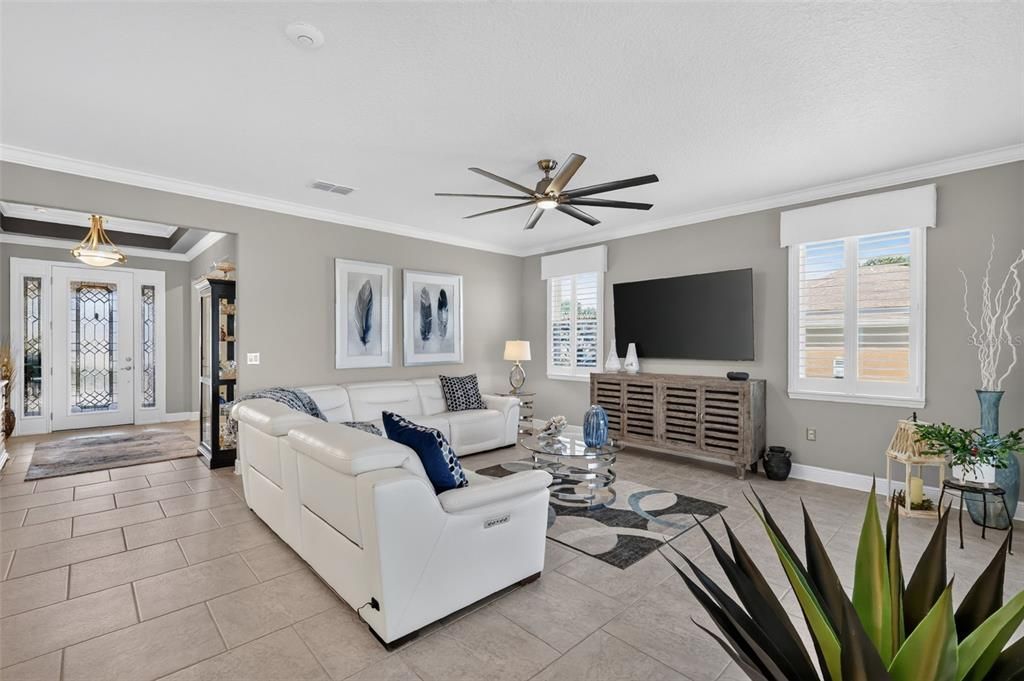 For Sale: $720,000 (3 beds, 3 baths, 2325 Square Feet)