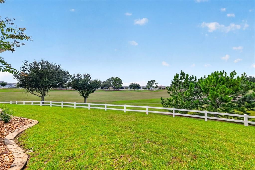 For Sale: $720,000 (3 beds, 3 baths, 2325 Square Feet)