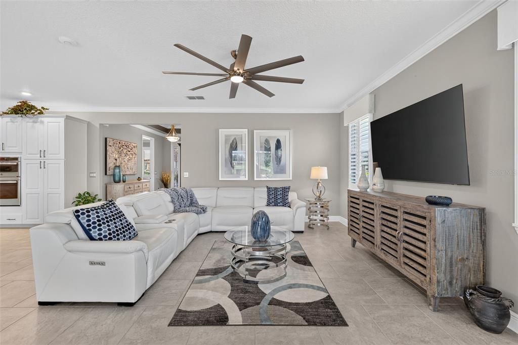 For Sale: $720,000 (3 beds, 3 baths, 2325 Square Feet)