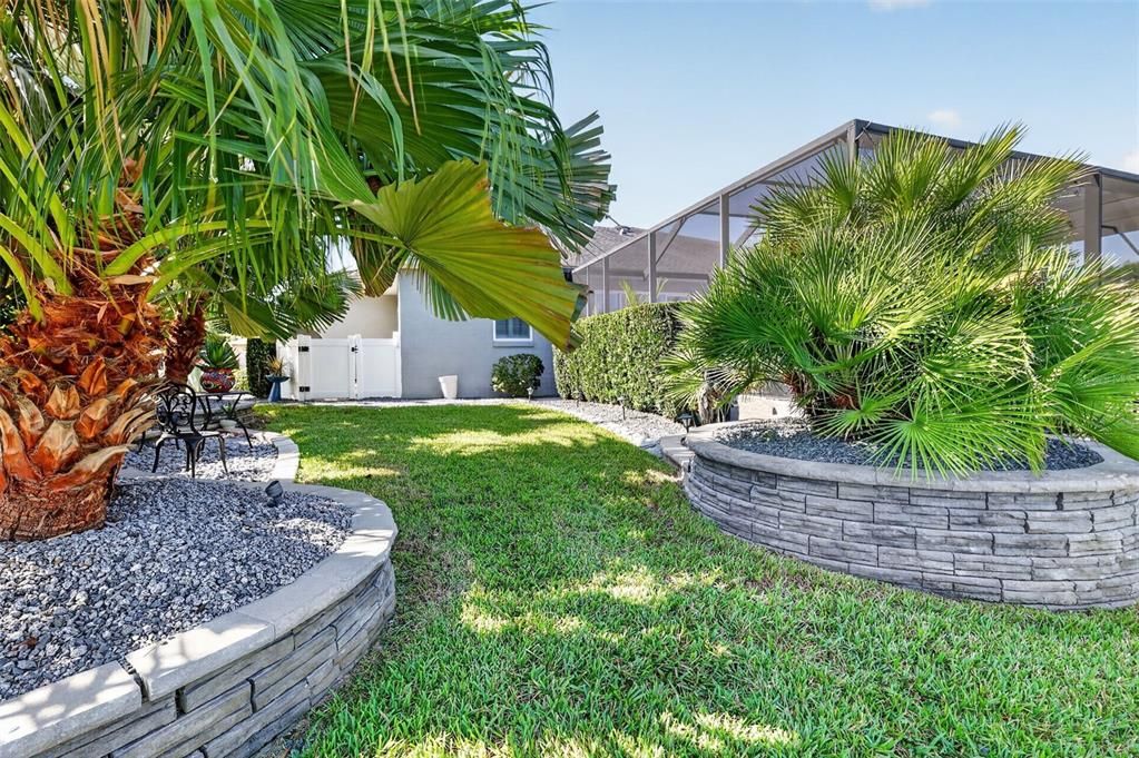 For Sale: $720,000 (3 beds, 3 baths, 2325 Square Feet)