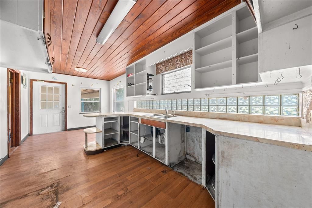 На продажу: $995,900 (3 спален, 2 ванн, 1782 Квадратных фут)