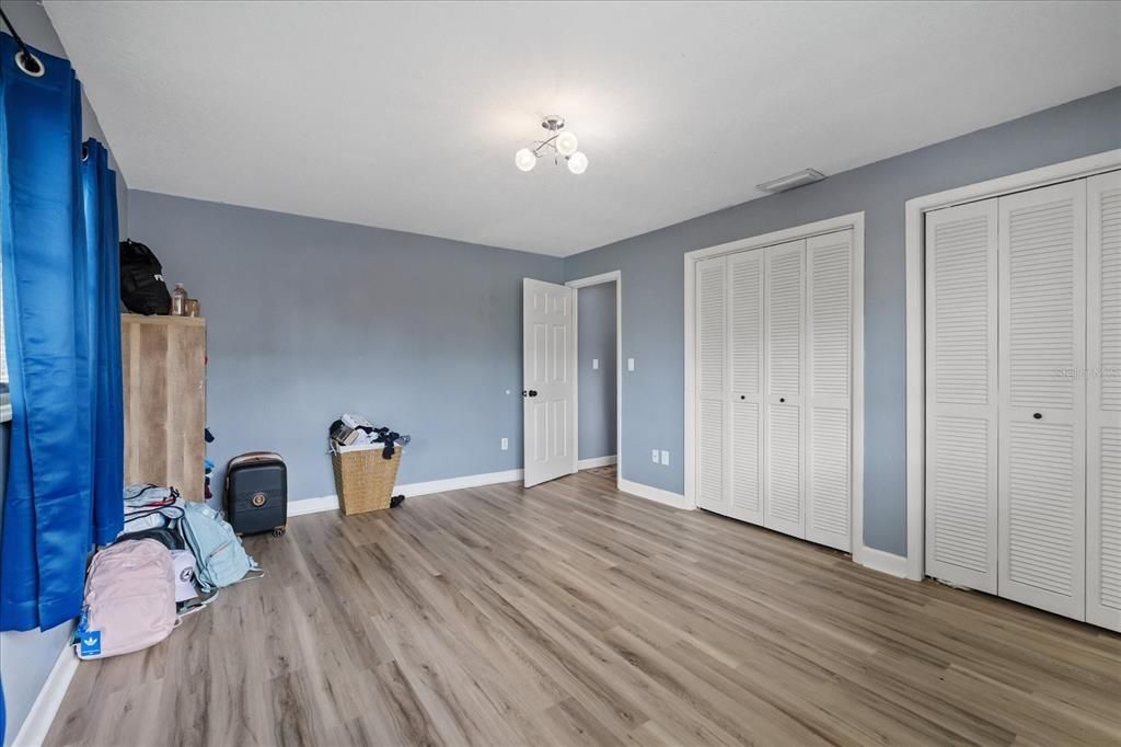 For Sale: $300,000 (4 beds, 2 baths, 1208 Square Feet)