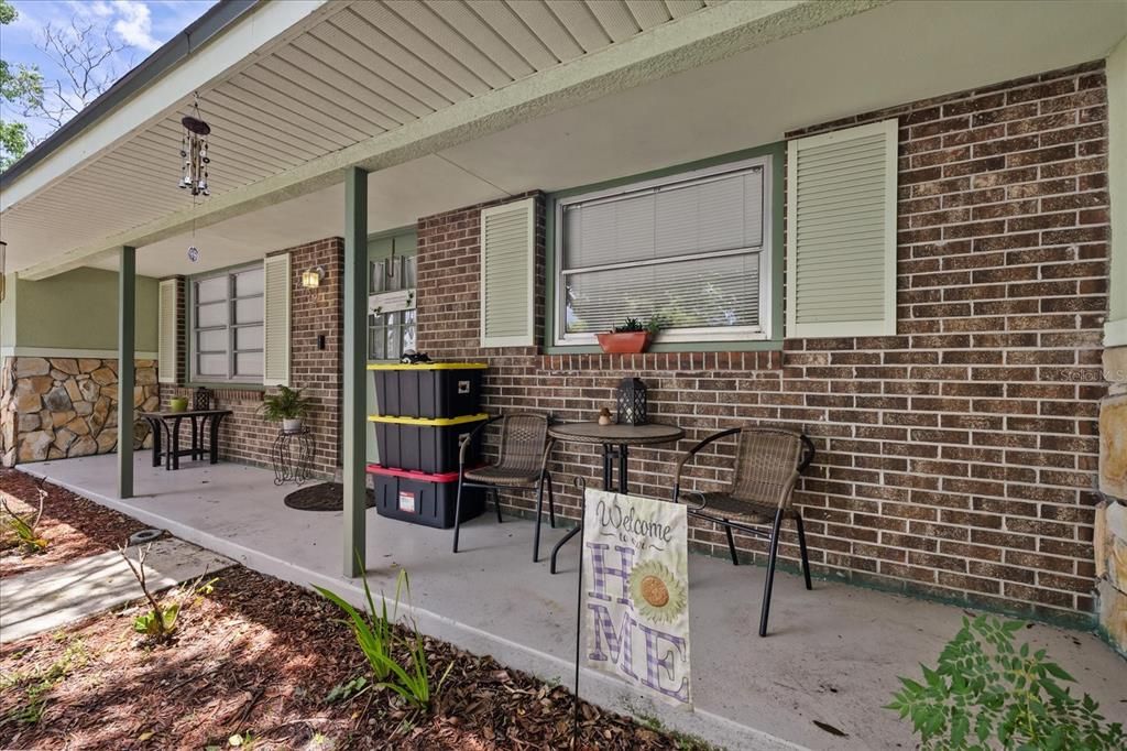 For Sale: $300,000 (4 beds, 2 baths, 1208 Square Feet)