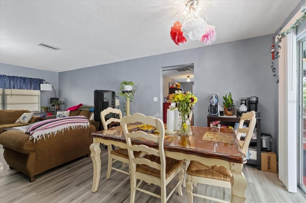 For Sale: $300,000 (4 beds, 2 baths, 1208 Square Feet)