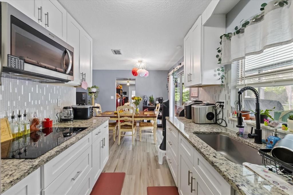 For Sale: $300,000 (4 beds, 2 baths, 1208 Square Feet)