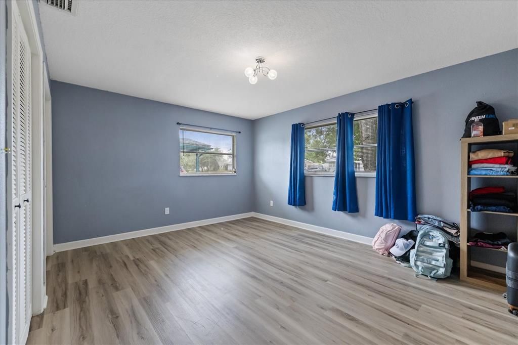 For Sale: $300,000 (4 beds, 2 baths, 1208 Square Feet)