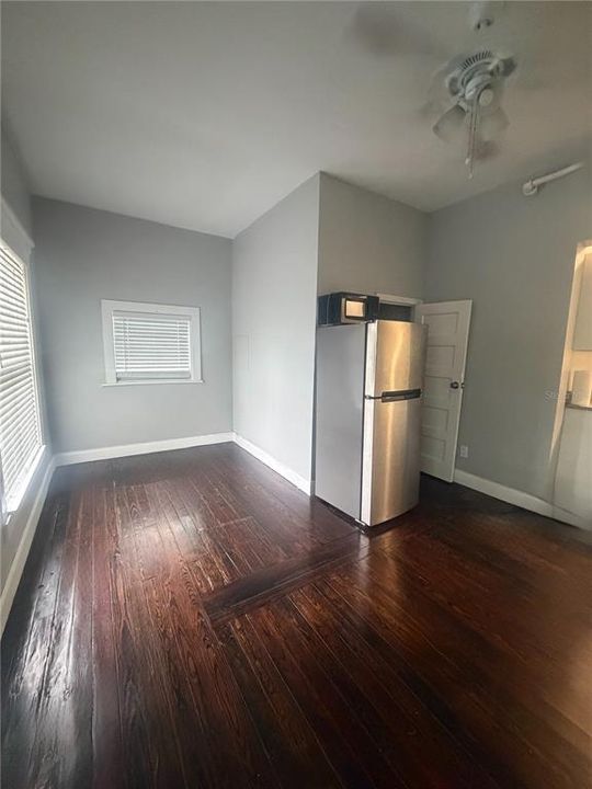 For Rent: $1,275 (0 beds, 1 baths, 350 Square Feet)