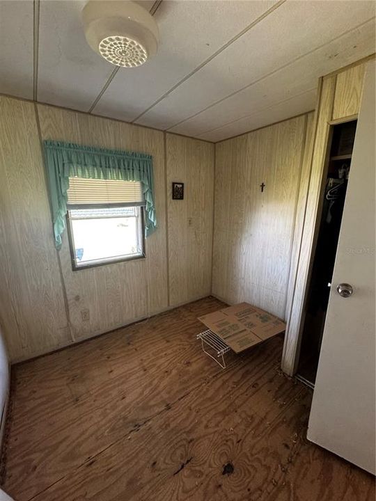 На продажу: $129,900 (2 спален, 1 ванн, 742 Квадратных фут)
