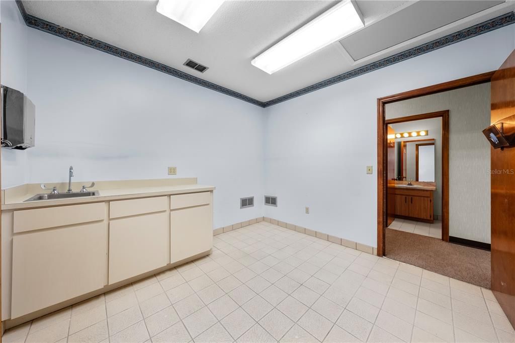 For Sale: $1,500,000 (0 beds, 0 baths, 4551 Square Feet)