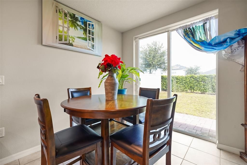 En Venta: $315,000 (4 camas, 3 baños, 1964 Pies cuadrados)
