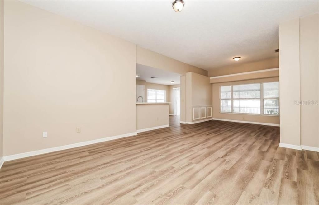 For Rent: $2,000 (4 beds, 2 baths, 2039 Square Feet)