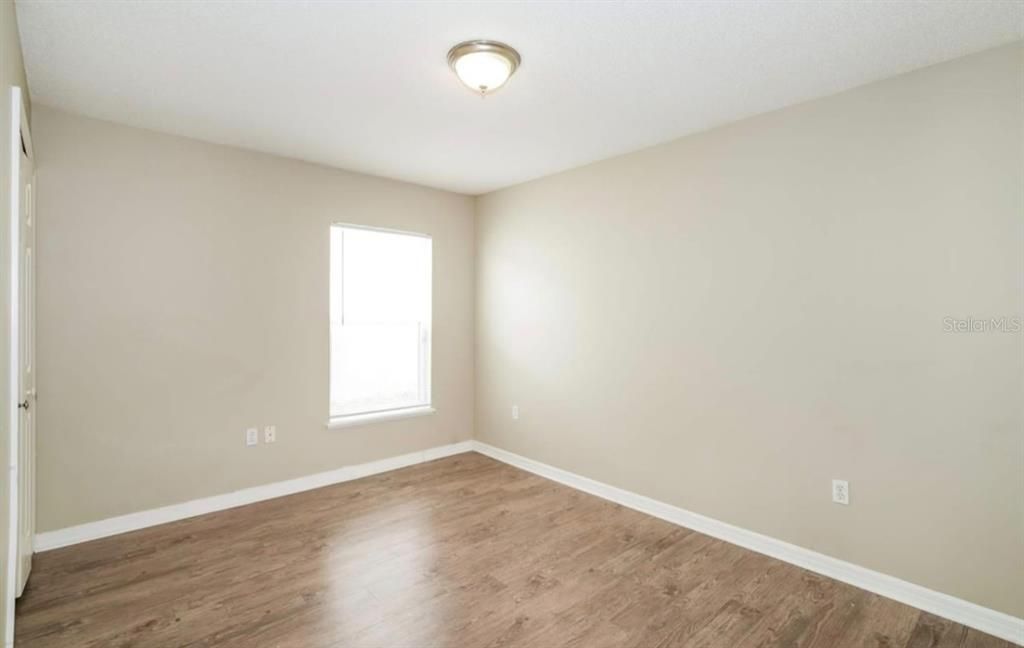 For Rent: $2,000 (4 beds, 2 baths, 2039 Square Feet)