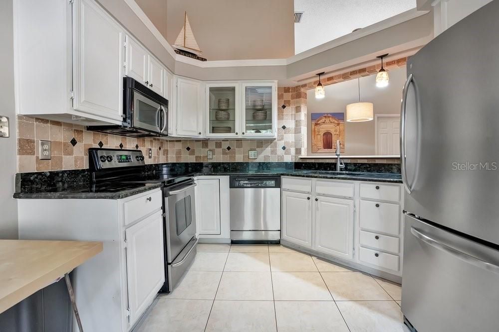 En Venta: $317,500 (2 camas, 2 baños, 1300 Pies cuadrados)