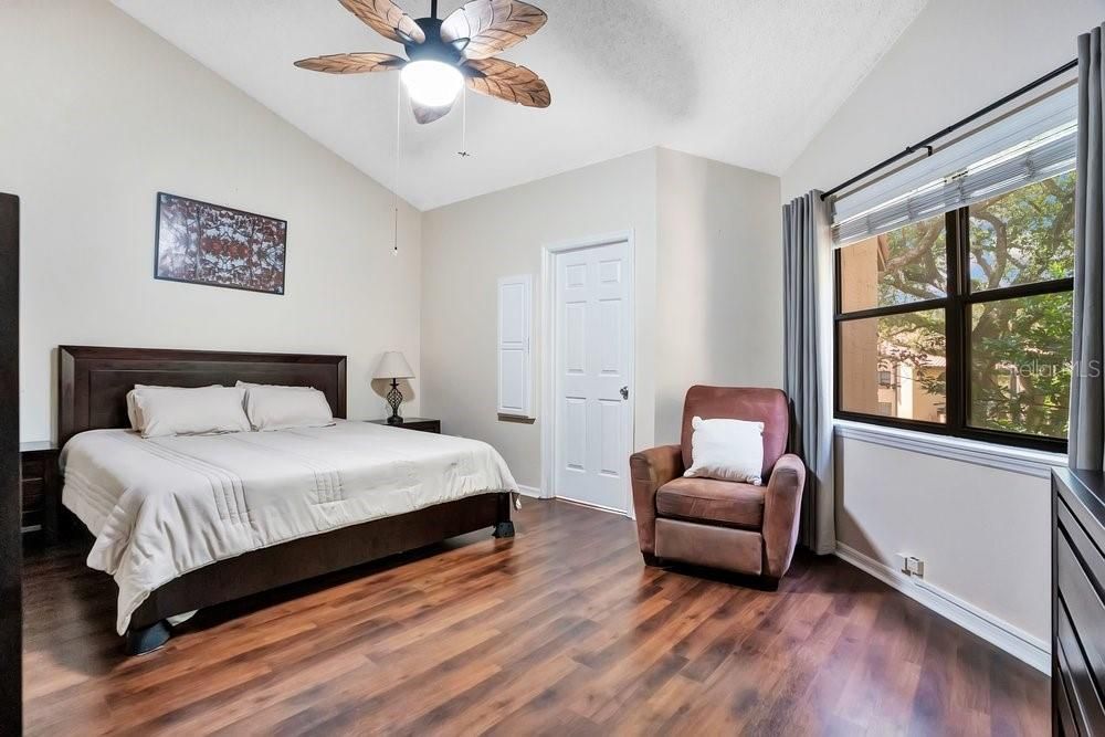 En Venta: $317,500 (2 camas, 2 baños, 1300 Pies cuadrados)