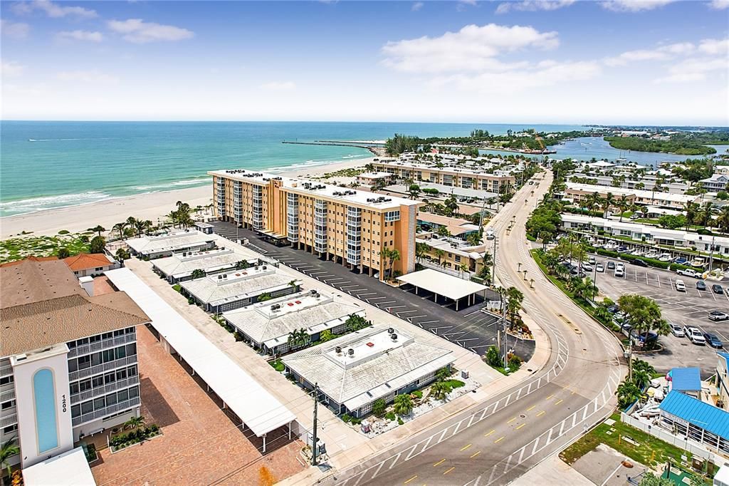 For Sale: $375,000 (2 beds, 2 baths, 851 Square Feet)