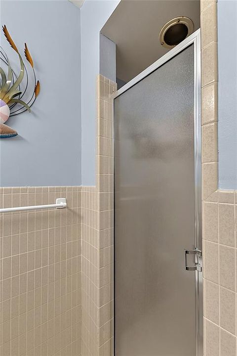 For Sale: $375,000 (2 beds, 2 baths, 851 Square Feet)