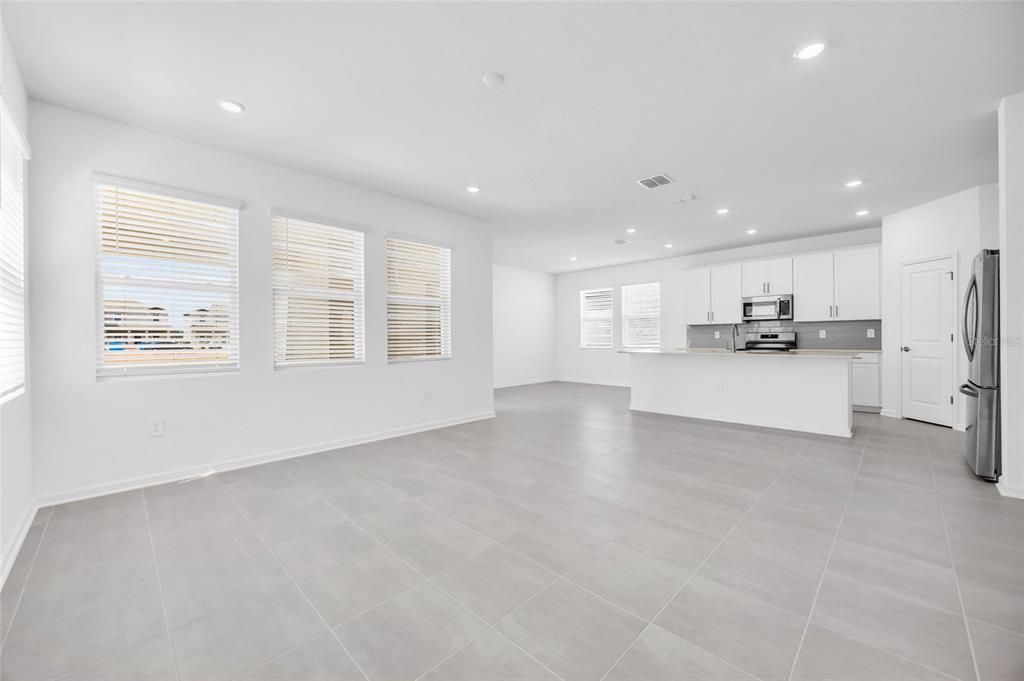 For Rent: $2,795 (3 beds, 2 baths, 2052 Square Feet)