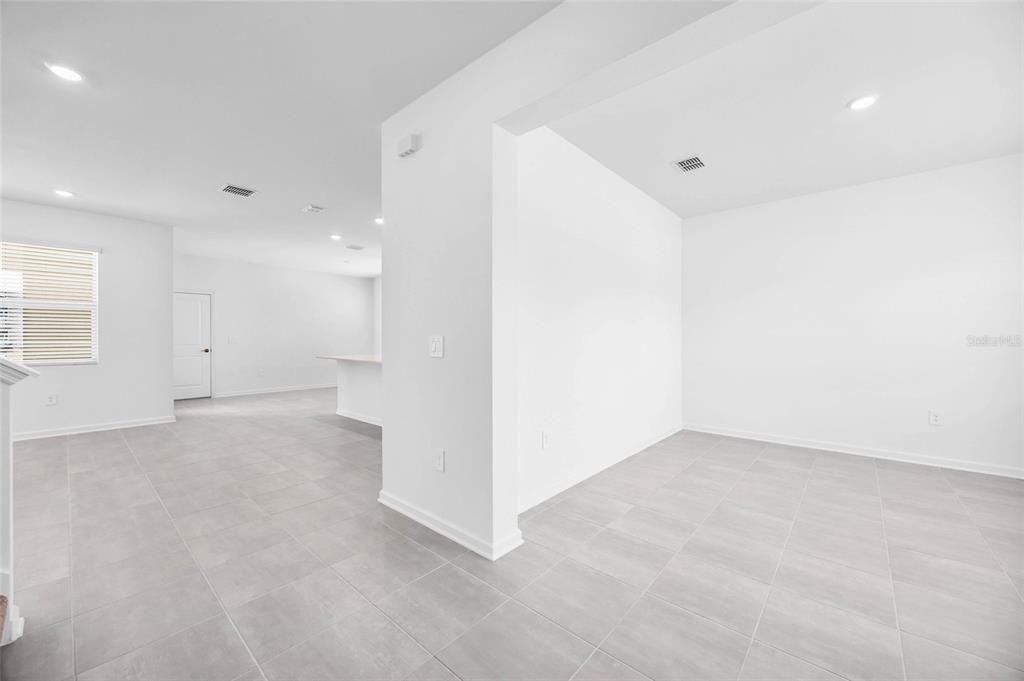 For Rent: $2,795 (3 beds, 2 baths, 2052 Square Feet)