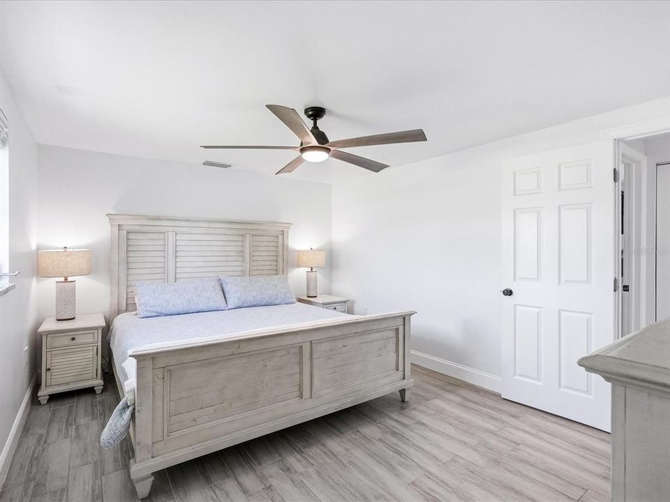For Sale: $289,900 (3 beds, 2 baths, 1432 Square Feet)