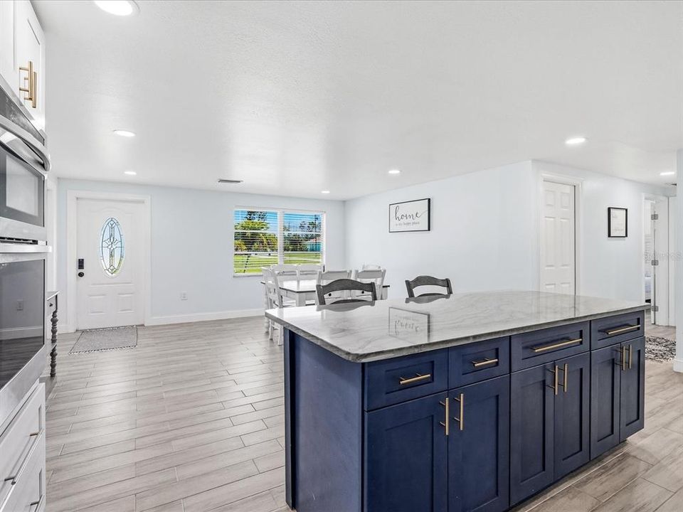 For Sale: $289,900 (3 beds, 2 baths, 1432 Square Feet)