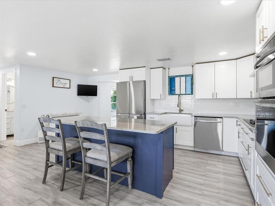 For Sale: $289,900 (3 beds, 2 baths, 1432 Square Feet)