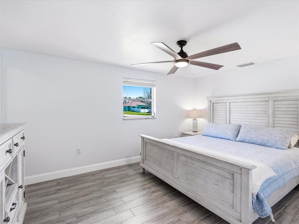 For Sale: $289,900 (3 beds, 2 baths, 1432 Square Feet)