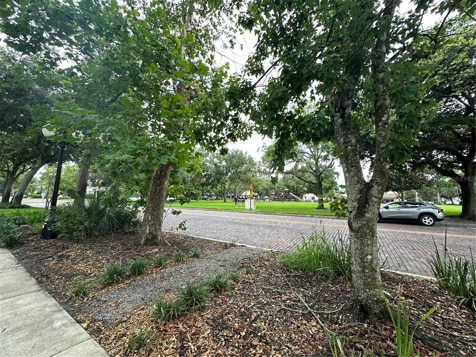 For Rent: $2,000 (4 beds, 2 baths, 1780 Square Feet)