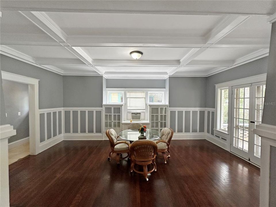 For Rent: $2,000 (4 beds, 2 baths, 1780 Square Feet)