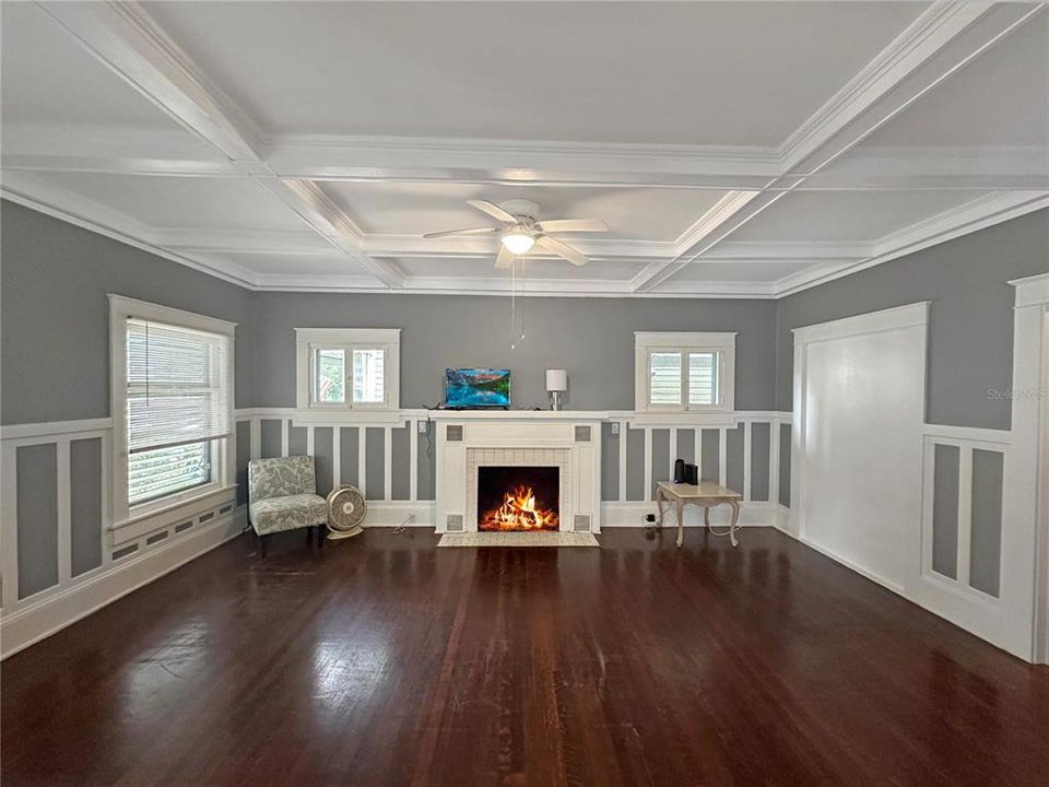 For Rent: $2,000 (4 beds, 2 baths, 1780 Square Feet)