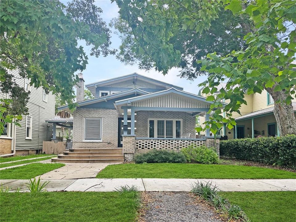 For Rent: $2,000 (4 beds, 2 baths, 1780 Square Feet)