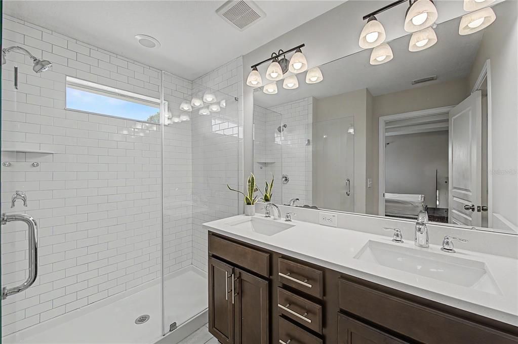For Rent: $3,950 (3 beds, 2 baths, 1672 Square Feet)