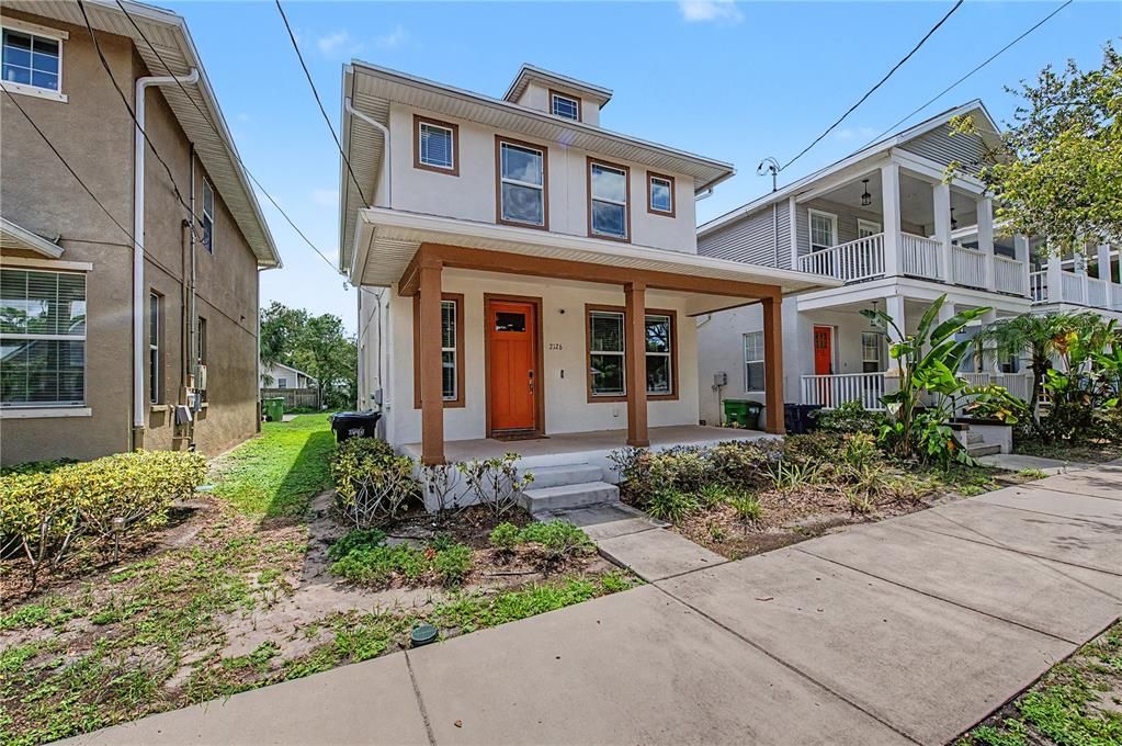 For Rent: $3,950 (3 beds, 2 baths, 1672 Square Feet)
