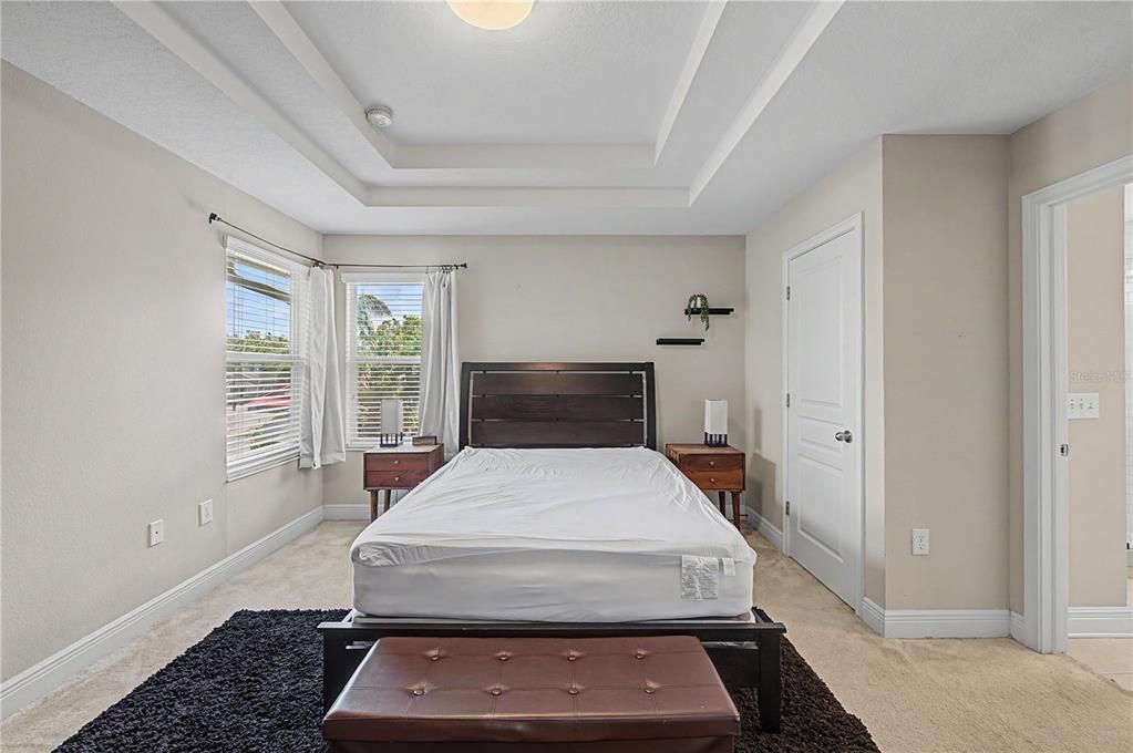 For Rent: $3,950 (3 beds, 2 baths, 1672 Square Feet)