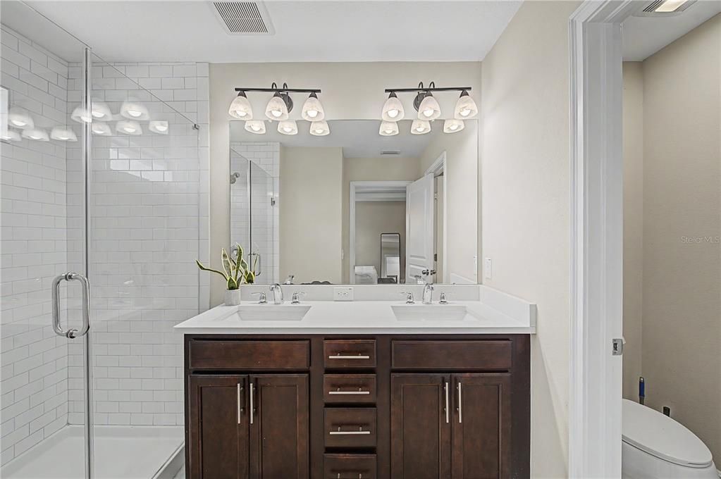 For Rent: $3,950 (3 beds, 2 baths, 1672 Square Feet)