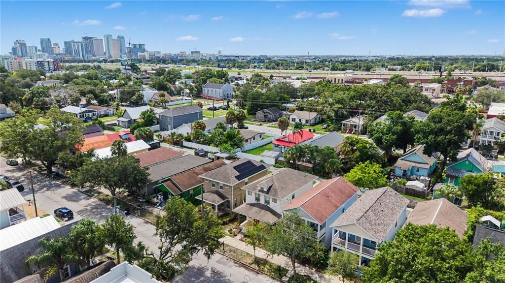 For Rent: $3,950 (3 beds, 2 baths, 1672 Square Feet)