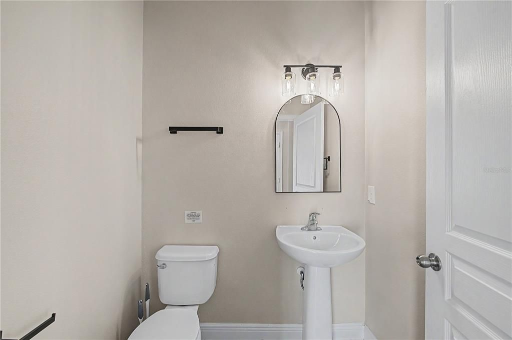 For Rent: $3,950 (3 beds, 2 baths, 1672 Square Feet)