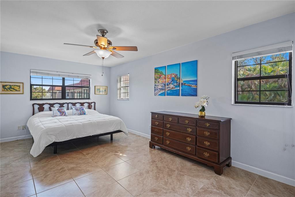 For Rent: $2,400 (2 beds, 2 baths, 1179 Square Feet)