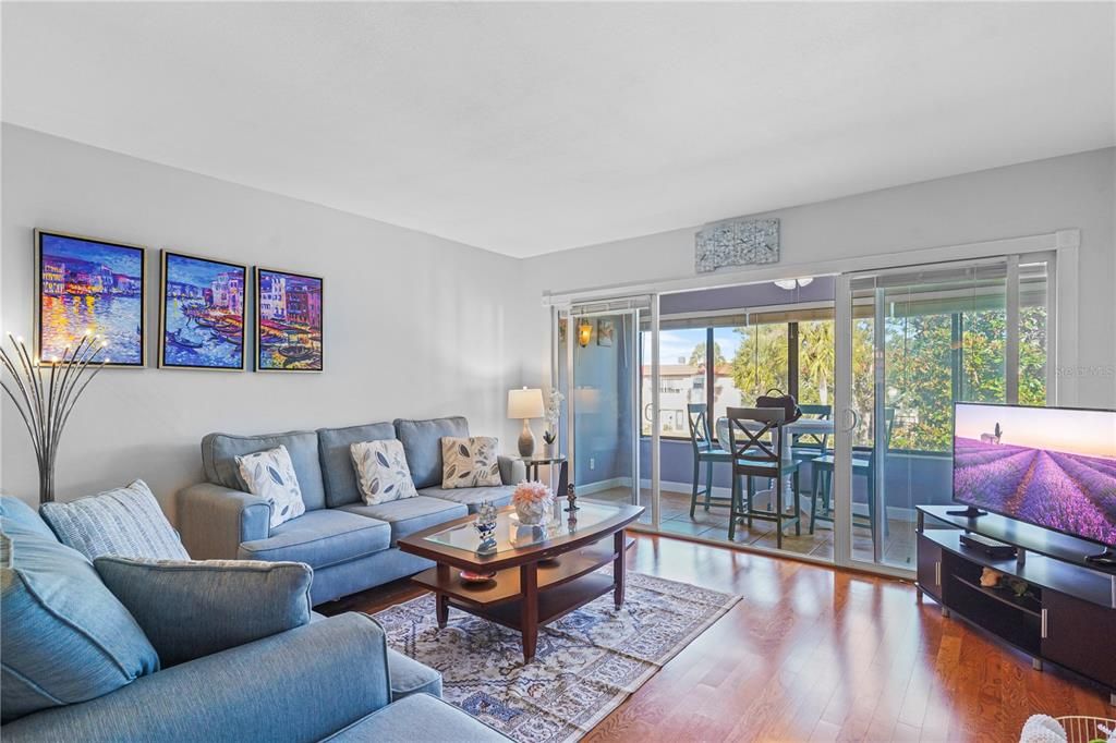 For Rent: $2,400 (2 beds, 2 baths, 1179 Square Feet)