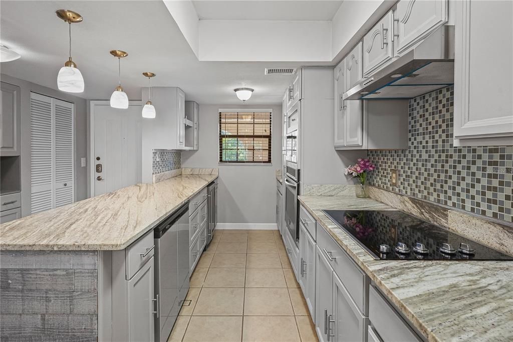 For Rent: $2,400 (2 beds, 2 baths, 1179 Square Feet)