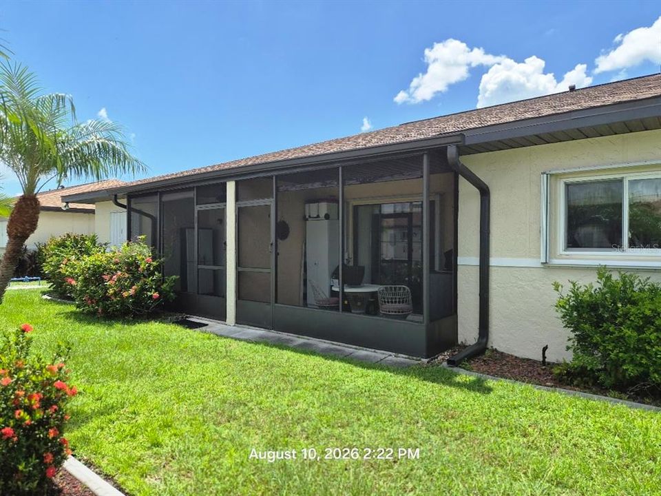 For Sale: $125,000 (2 beds, 2 baths, 886 Square Feet)