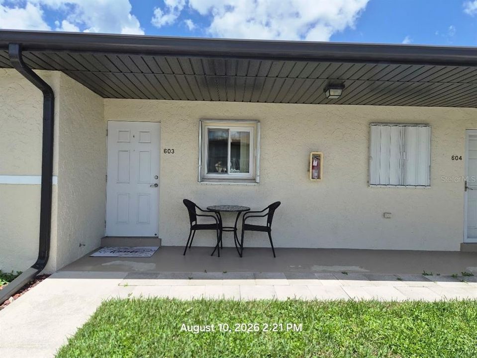 For Sale: $125,000 (2 beds, 2 baths, 886 Square Feet)