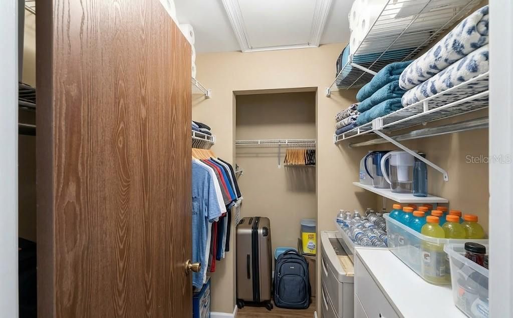 For Sale: $125,000 (2 beds, 2 baths, 886 Square Feet)