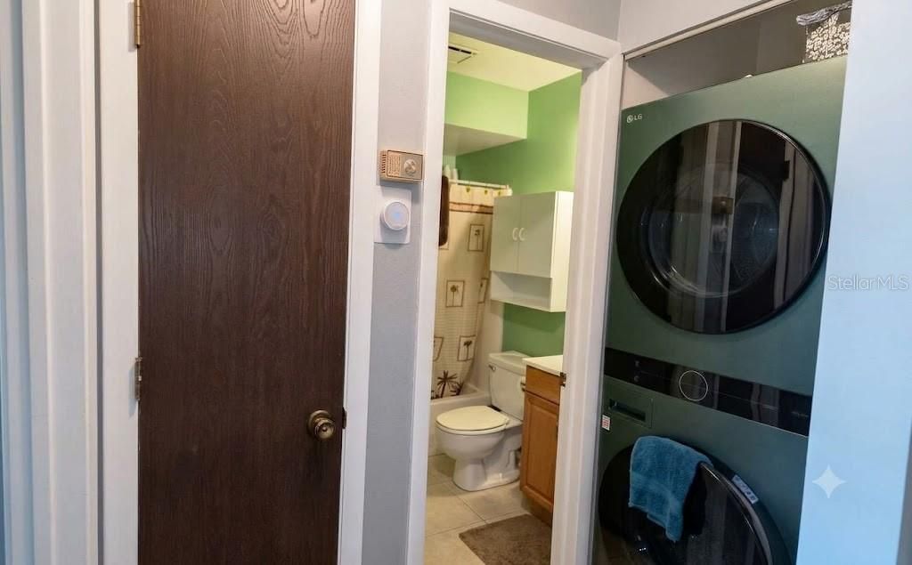 For Sale: $125,000 (2 beds, 2 baths, 886 Square Feet)