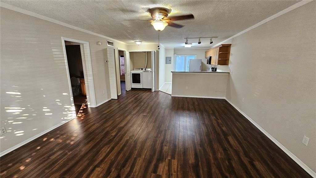 For Sale: $164,900 (2 beds, 2 baths, 840 Square Feet)