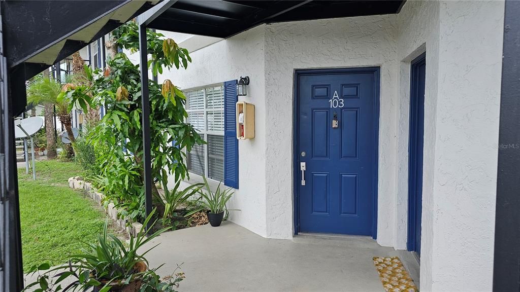 For Sale: $164,900 (2 beds, 2 baths, 840 Square Feet)